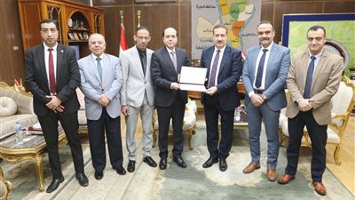 تكريم المكتب الإقليمي لجهاز تنمية المشروعات المتوسطة والصغيرة بالمنوفية