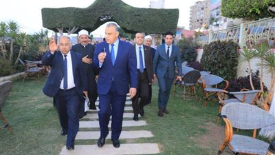 محافظ سوهاج يشارك في حفل الإفطار الجماعي لهيئة 