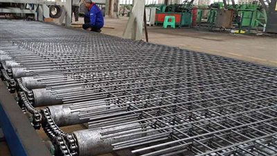 الحديد ينتظر تراجع أكبر للدولار والعقارات لن تنخفض قريبا