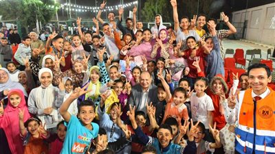 محافظ أسيوط يشهد الندوة الدينية ويكرم 68 من حفظة القرآن الكريم