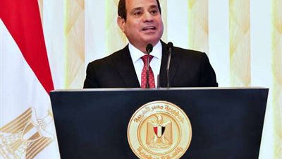 الرئيس السيسى يؤكد أنه موجود وسط الشعب المصرى وليس موجودًا عليه