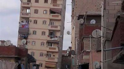 حياتنا في خطر.. سكان يشكون صاحب عقار بالمنصورة لخداعهم وترويعهم لترك شققهم