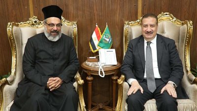 محافظ المنوفية يستقبل وفد كاتدرائية العذراء مريم بقويسنا وكنيسة ماري جرجس بأشمون للتهنئة بعيد الفطر المبارك