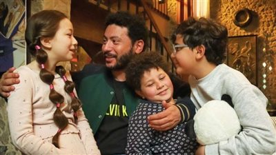 بمجموعة صور .. المخرج محمد سلامة يودع لوكيشن عمل مسلسل إمبراطورية ميم 