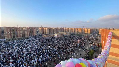مدينة بدر تشهد أكبر صلاة عيد ومهرجانا للسعادة