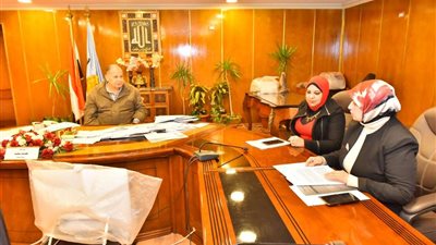 محافظ أسيوط يستعرض الموقف التنفيذي لمشروعات المرحلة الاولى من مبادرة حياة كريمة