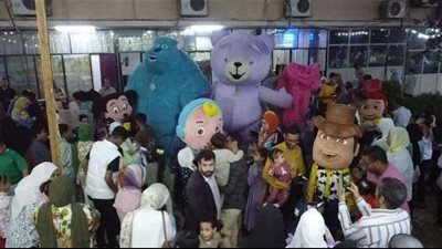 بالهدايا والحلوى.. 