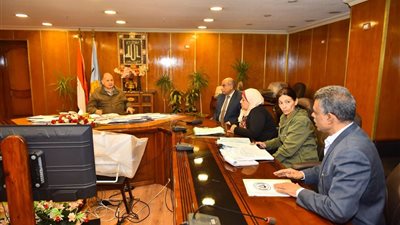 محافظ أسيوط يوجه بتعظيم الاستفادة من المراسي النيلية والسياحية وطرحها للإيجار بالمزاد العلني