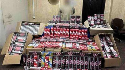 ضبط شخص بحوزته 150 ألف قطعة ألعاب نارية بقصد الاتجار في القاهرة
