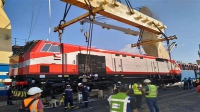 الدفعة الأخيرة من الجرارات الأمريكية  تصل إلى ميناء الإسكندرية