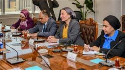 البيئة والإسكان يبحثان مقترحات إدارة وتشغيل مشروع تطوير أرض التحول الكبير بأرض السلام