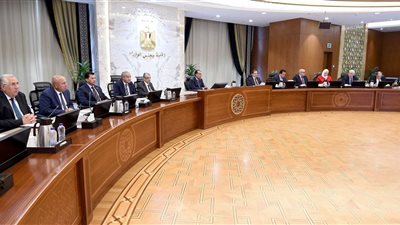 الحكومة تفرج عن سلع بقيمة 8 مليارات دولار من الموانئ