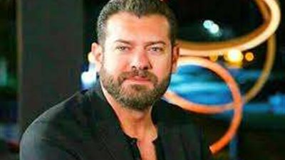 عمرو يوسف: ممكن أطلع موديل في كليب مع عمرو دياب أو أنغام