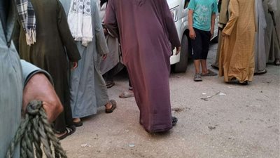 مصرع طفلة صدمتها سيارة ميكروباص في قنا