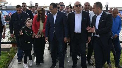 رئيس الوزراء يتفقد مشروع الإسكان الاستثمارى بدمياط