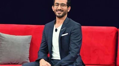 أحمد حلمي يتبرع بـ