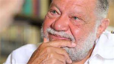 يحيي الفخراني يكشف تفاصيل المكالمة الأخيرة مع الراحل صلاح السعدني