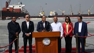 خاص| خبراء اقتصاديون يوضحون التأثير الإيجابي لتطوير ميناء دمياط على الصادرات والواردات