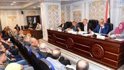 اليوم.. ظاهرة انتشار الكلاب الضالة أمام محلية النواب