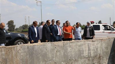 محافظ المنوفية يناقش آليات تنفيذ تغطية مصرف 