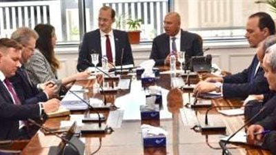 وزير النقل يناقش مع نظيره اللتواني سبل التعاون المشترك بين البلدين