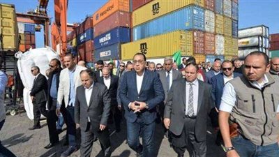 الحكومة تحذر المستوردين من عدم إنهاء إجراءات الإفراجات الجمركية