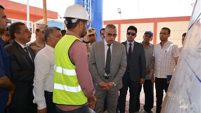 محافظ سوهاج يتفقد مشروعات تطوير الريف المصري 