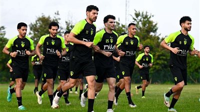 فقرة بدنية قوية للاعبي الزمالك استعدادًا لمواجهة دريمز الغاني
