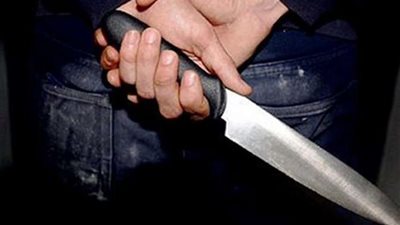 أمام حماته.. زوج ينهي حياة زوجته طعنا في الغربية