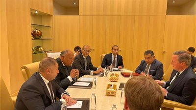 سامح شكري يلتقي وزير الخارجية البريطاني بالرياض