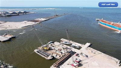 تعرف على أهمية محطة الصب الجاف بميناء الدخيلة