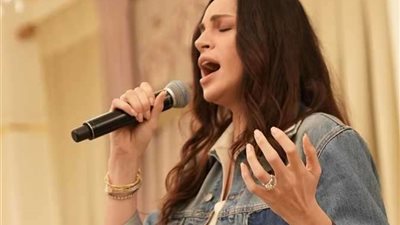 التفاصيل الكاملة لـ حفل آمال ماهر الأول في السعودية