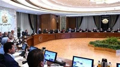 رئيس الوزراء يبحث سُبل تطوير سوق الأوراق المالية