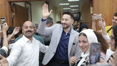 إعلام القاهرة تُكرم الفنان حمادة هلال بعد نجاح مسلسل 