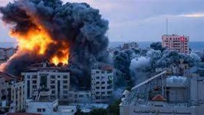 الاحتلال الإسرائيلي يكثف يستهدف عدة مناطق ومنازل بحي الزيتون