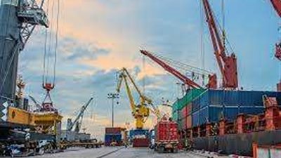 السمدوني: الموانئ الجافة تسهل حركة التجارة الدولية وترفع تنافسية المنتجات المصرية