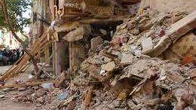 انهيار عقار قديم مكون من 3 طوابق بالسيدة زينب