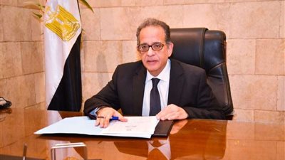 أعياد المصريين متفردة ولها خصوصية ثابتة.. طارق عبد العزيز يهنئ الإخوة الأقباط بعيد القيامة