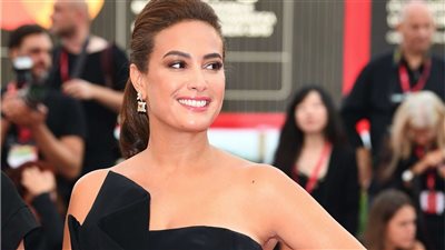 هند صبري تتصدر التريند.. والسبب نيللي وشريهان