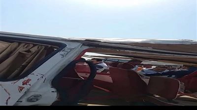 إصابة سائق وطفل في انقلاب ميكروباص بسوهاج
