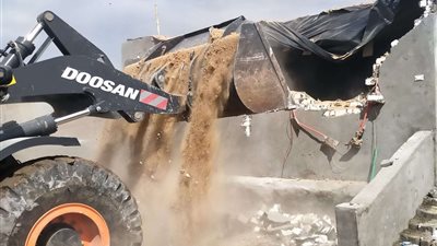 إزالة 26 حالة تعدي على أراضي زراعية وأملاك دولة بمركزي البداري والغنايم بأسيوط