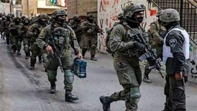 إعلام فلسطيني: سماع دوي إطلاق نار وانفجارات في دير الغصن شمال