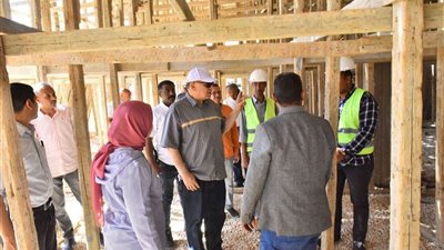 محافظ أسيوط يتفقد تنفيذ موقف سيارات الغنايم بتكلفة 30 مليون جنيه