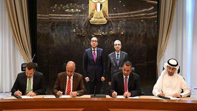 رئيس الوزراء يشهد توقيع استلام الأرض لإنتاج الكهرباء من الرياح غرب سوهاج