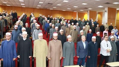 رئيس جامعة المنوفية يشهد اللقاء الأول لبرنامج البناء الثقافي للأئمة والواعظات