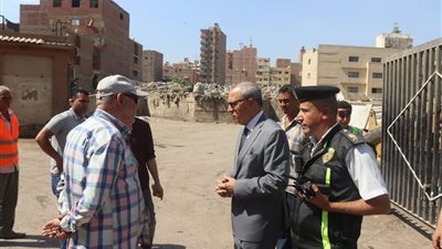 محافظ القليوبية يتفقد منظومة النظافة بشبرا الخيمة والخصوص