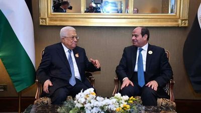 السيسي لـ الرئيس الفلسطيني: نؤكد رفض مصر قيادةً وشعباً للحرب في غزة