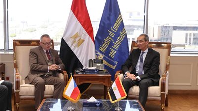 وزير الاتصالات يبحث مع  سفير التشيك سُبل التعاون الثنائي بمجال التكنولوجيا