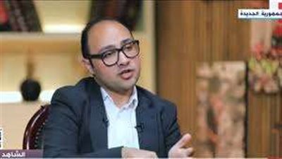 خبير يكشف تفاصيل جديدة بشأن علاقة الأزمات بالاقتصاد