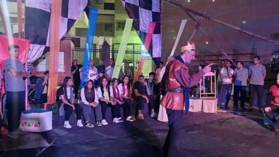 لوحات فنية من التراث الشعبي في العرض المسرحي 